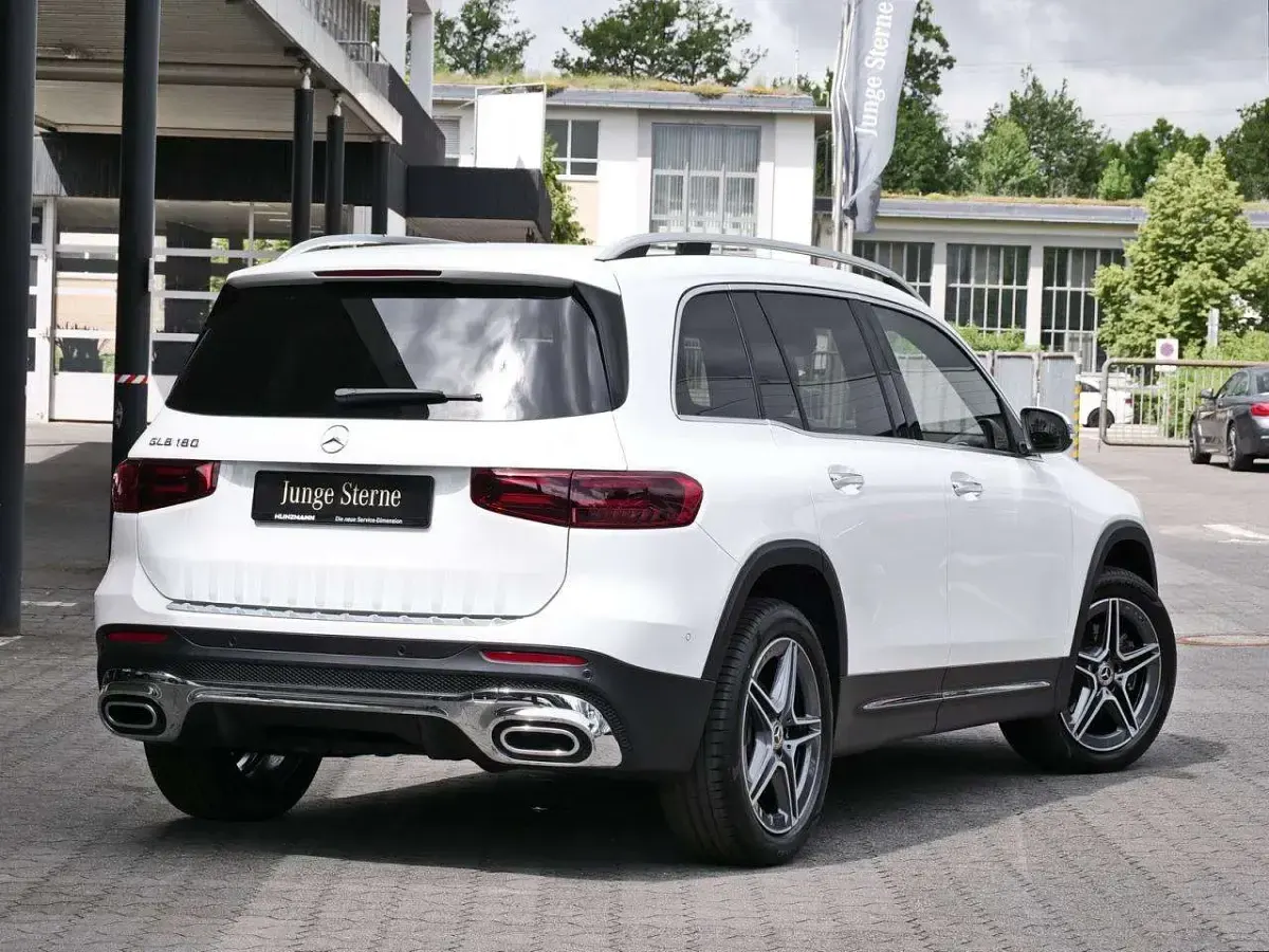 Gebraucht Mercedes GLB180 AMG 136 PS (100 kW) 2025 Polarweiss SUV