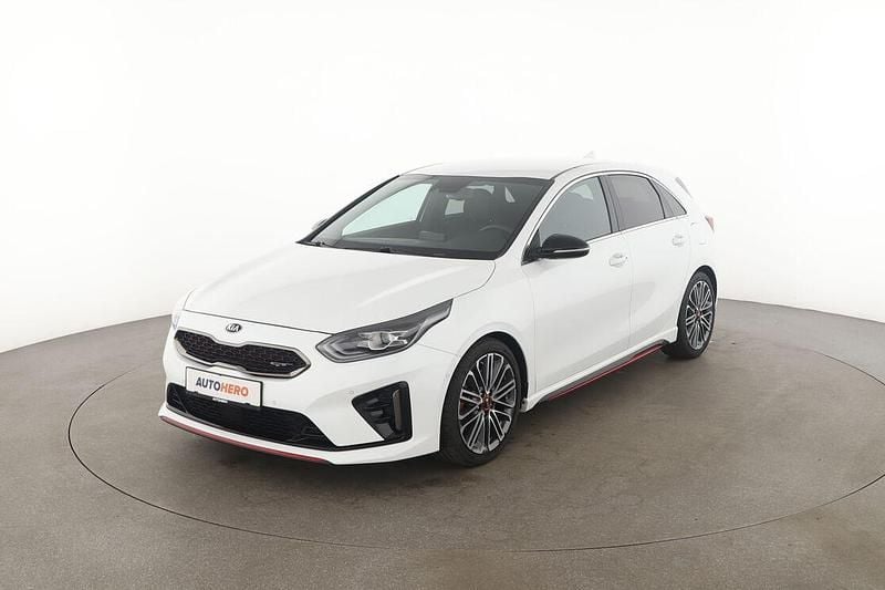 Weiß Gebraucht 2019 Kia Ceed GT Limousine | 21.160 € (Etwas zu teuer) - Bild 1/3