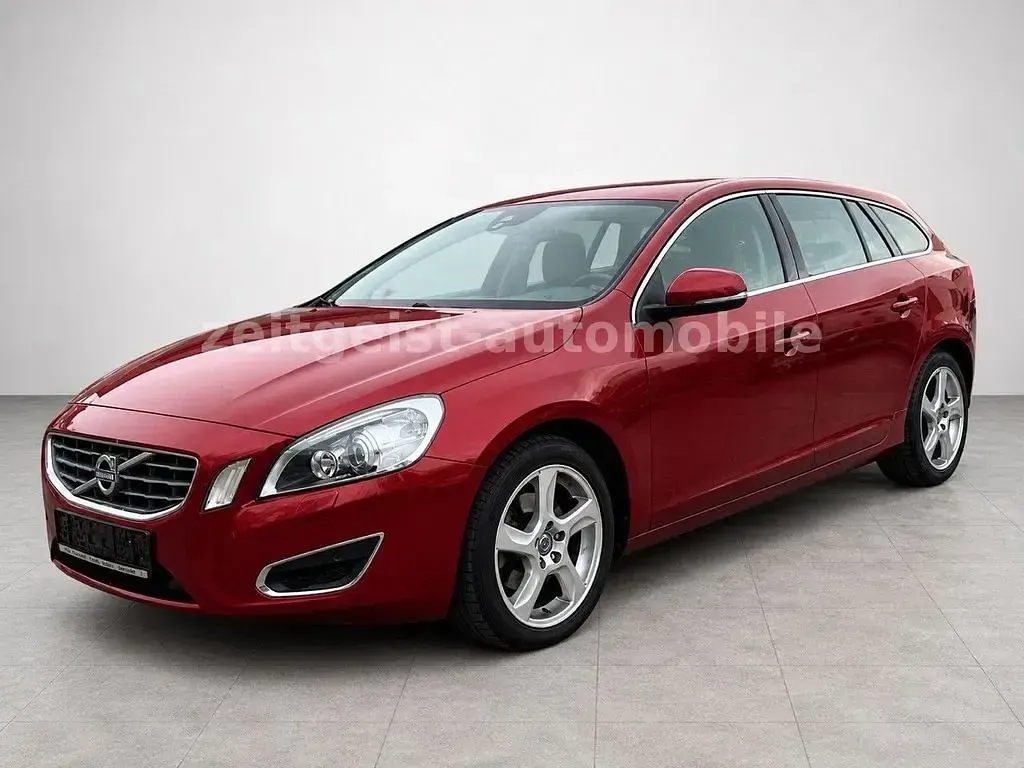 Gebraucht Volvo V60 Summum 163 PS (119 kW) 2010 Rot Kombi