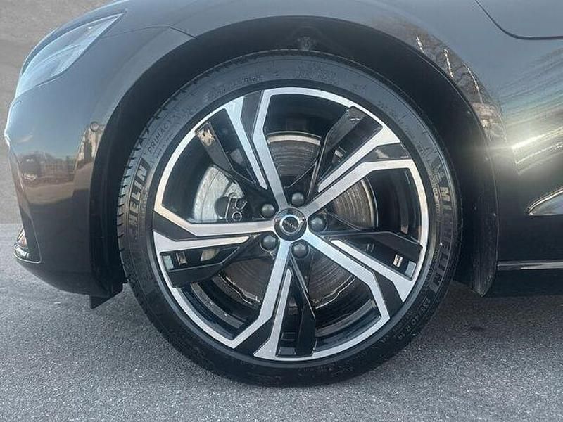 Gebraucht Volvo V60 Plus 349 PS (256 kW) 2025 Onyx schwarz Kombi
