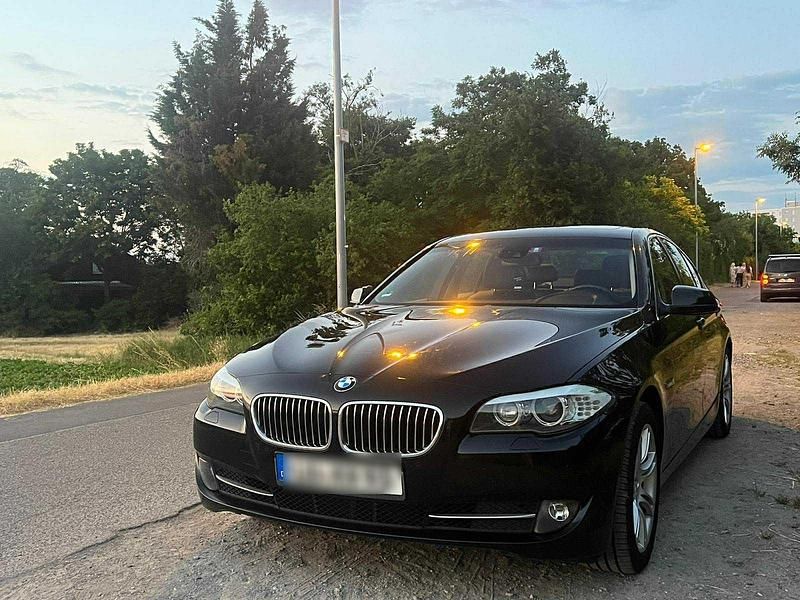 Schwarz Gebraucht 2010 BMW 525 Limousine | 13.000 € (Teuer) - Bild 1/4