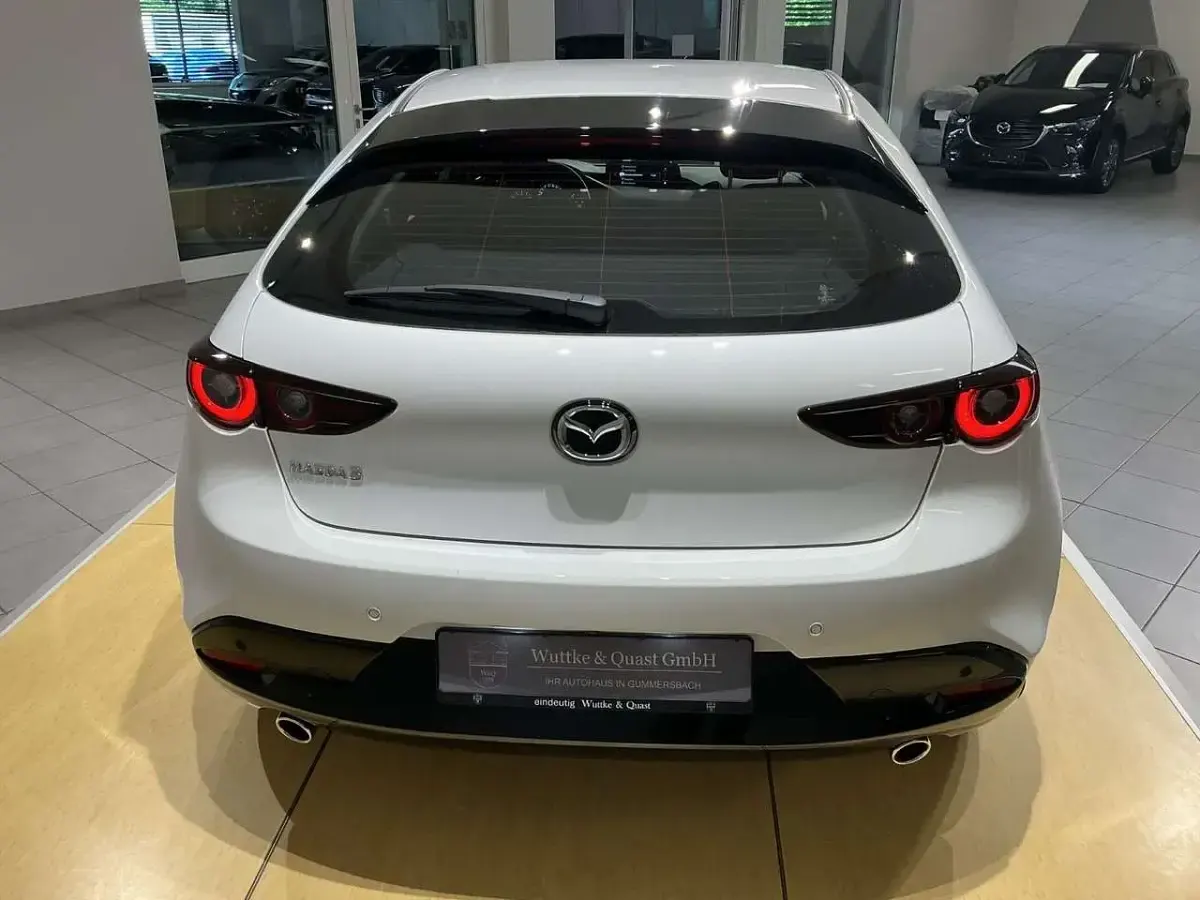 Neu Mazda 3 Prime-Line 140 PS (102 kW) 2026 Weiß Limousine