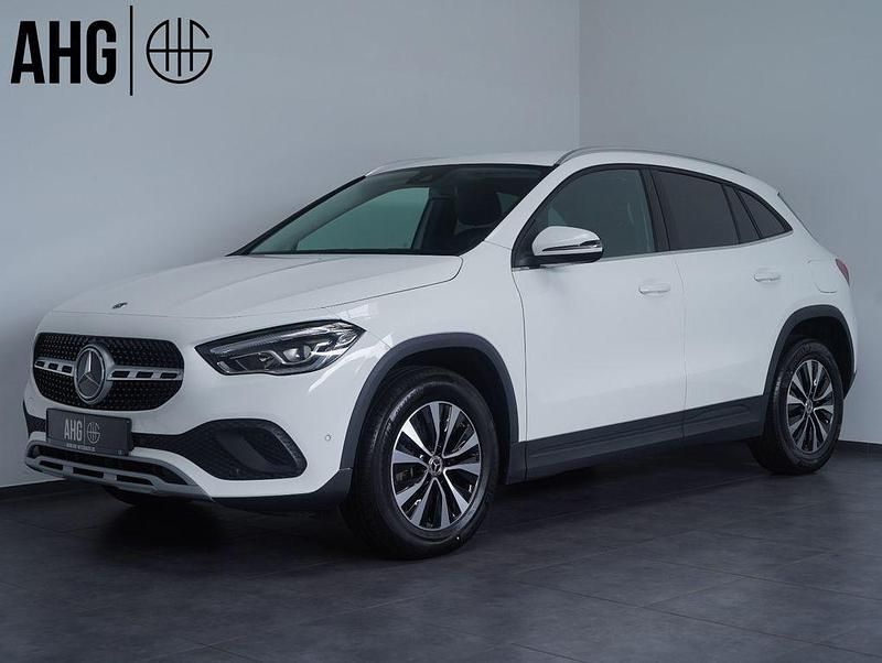 Weiß Gebraucht 2022 Mercedes GLA250 SUV | 28.950 € (Superpreis) - Bild 1/4