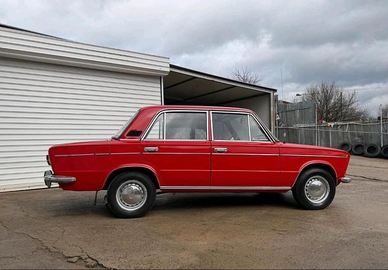 Gebraucht Lada 2103 75 PS (55 kW) 1981 Rot Limousine