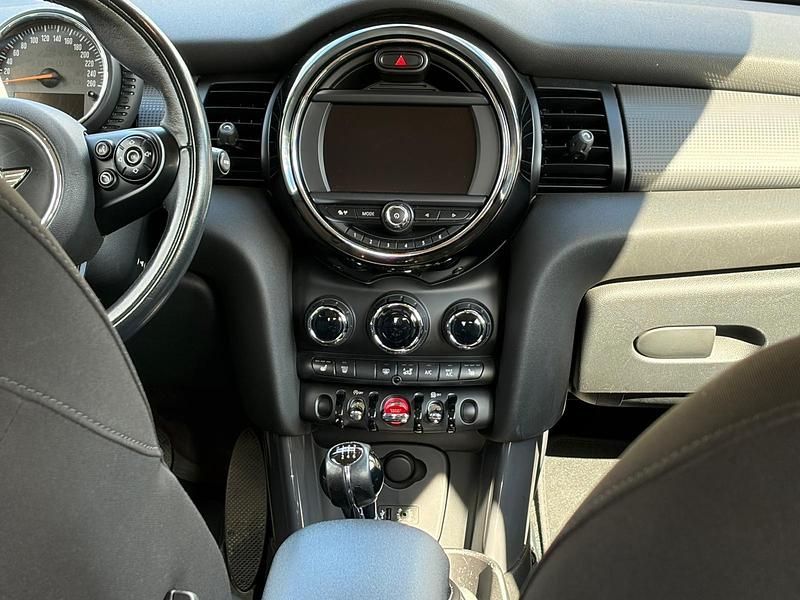 Second-hand Mini Cooper 136 CP (100 kW) 2016 Negru Hatchback