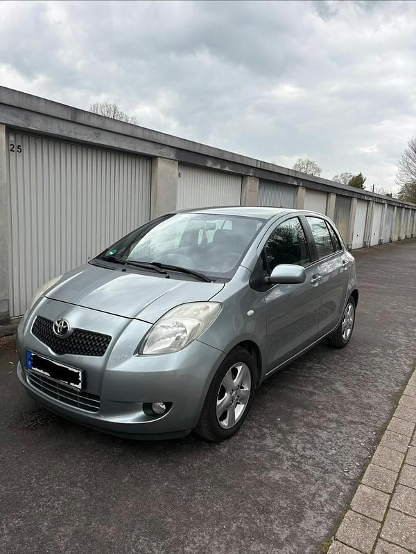 Gebraucht Toyota Yaris 87 PS (63 kW) 2005 Grau Kleinwagen
