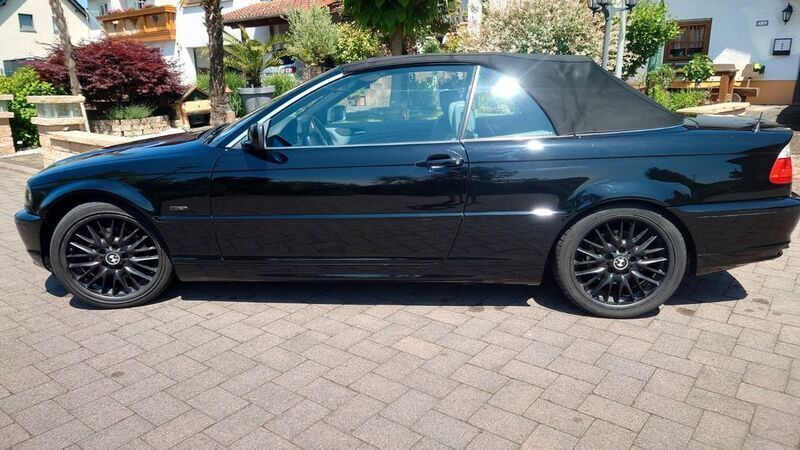 Schwarz Gebraucht 2001 BMW 320 Cabriolet Performance Cabrio | 10.000 € (Etwas zu teuer) - Bild 1/4