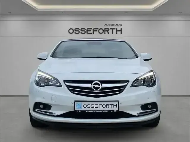 Gebraucht Opel Cascada Innovation 165 PS (121 kW) 2014 Weiss Cabrio