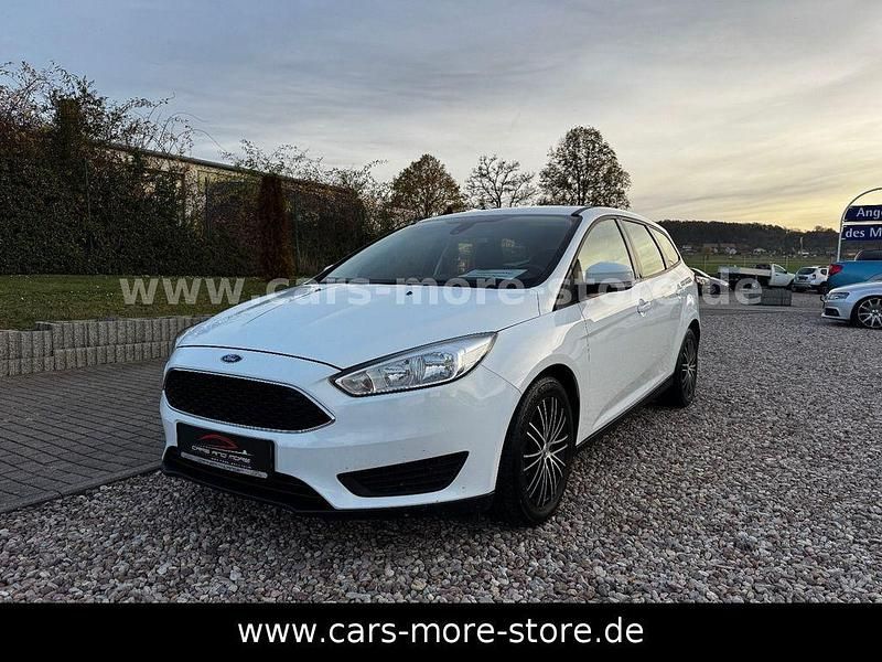 Gebraucht Ford Focus Trend 101 PS (74 kW) 2017 Weiß Limousine