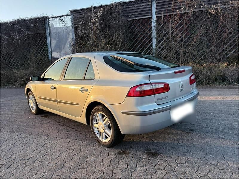 Gebraucht Renault Twingo 116 PS (85 kW) 2002 Silber Kleinwagen