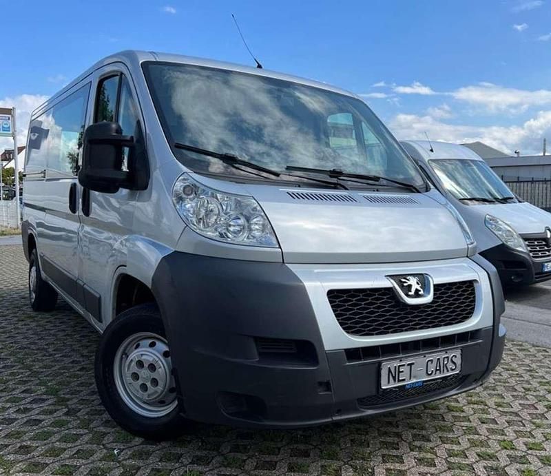 Grau Gebraucht 2012 Peugeot Boxer Van | 7.950 € (Etwas zu teuer) - Bild 1/3
