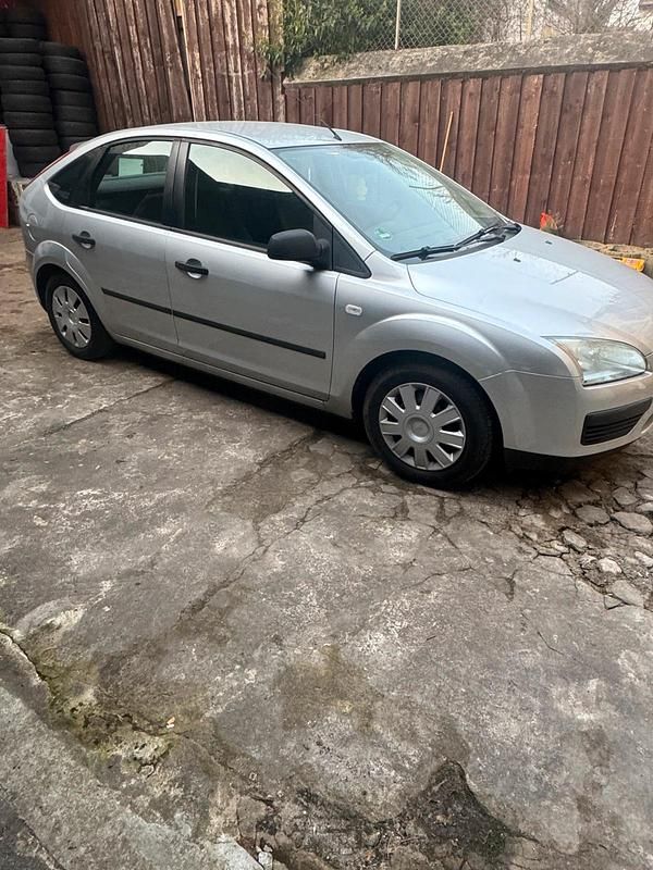 Gebraucht Ford Focus 101 PS (74 kW) 2006 Silber Kleinwagen