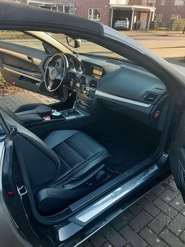 Gebraucht Mercedes E250 Avantgarde 204 PS (150 kW) 2012 Cabrio