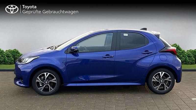 Neu Toyota Yaris Hybrid Comfort 116 PS (85 kW) 2025 Juniper blue Limousine