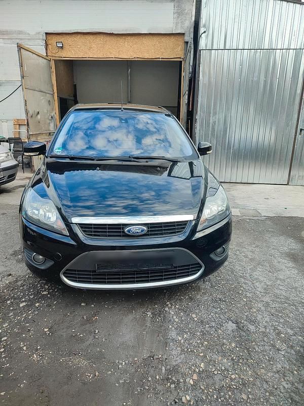 Schwarz Gebraucht 2008 Ford Focus Kombi | 2.900 € (Etwas zu teuer) - Bild 1/4