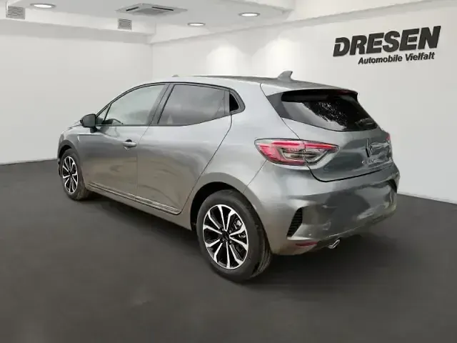 Neu Renault Clio 91 PS (66 kW) 2025 Grau Kleinwagen