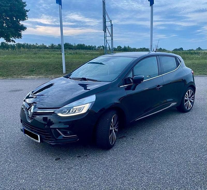 Gebraucht Renault Clio IV Intens 118 PS (86 kW) 2017 Schwarz Limousine