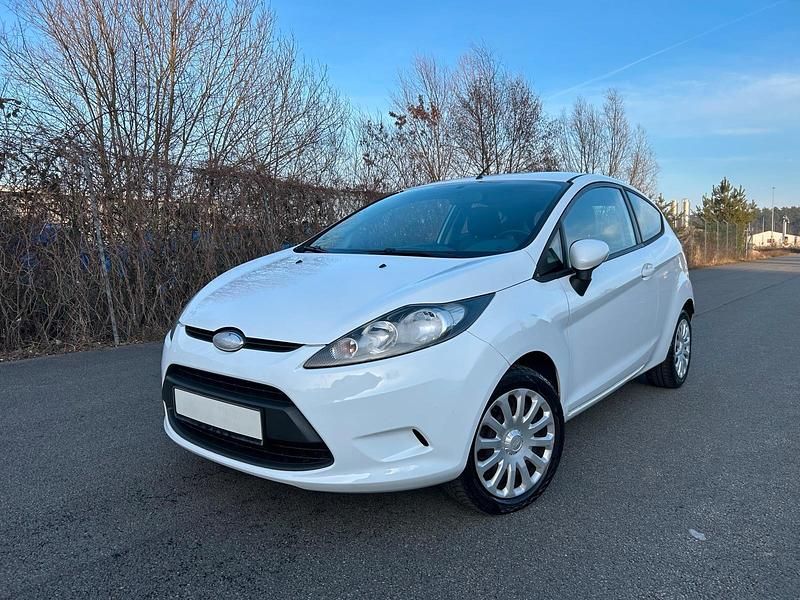 Weiß Gebraucht 2009 Ford Fiesta Trend Kleinwagen | 3.980 € - Bild 1/4
