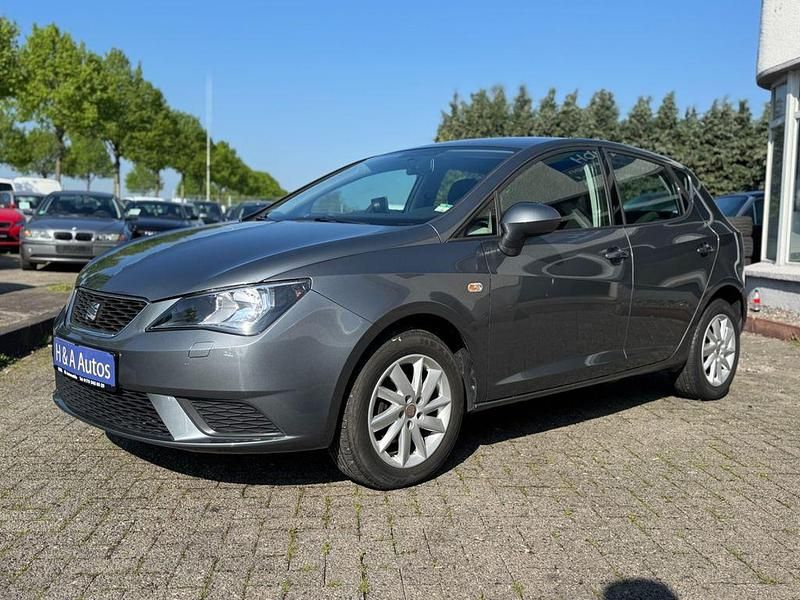 Grau Gebraucht 2013 Seat Ibiza Style Limousine | 4.900 € (Fairer Preis) - Bild 1/4
