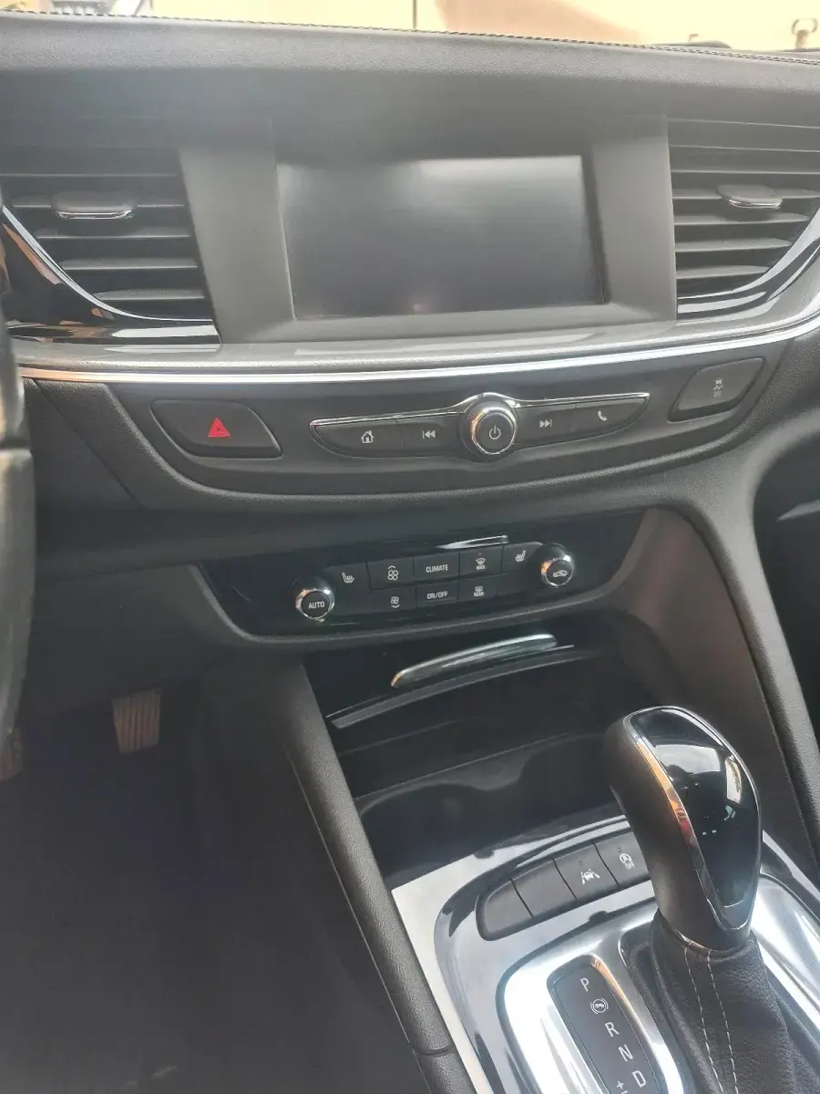 Gebraucht Opel Insignia 136 PS (100 kW) 2019 Schwarz Kombi