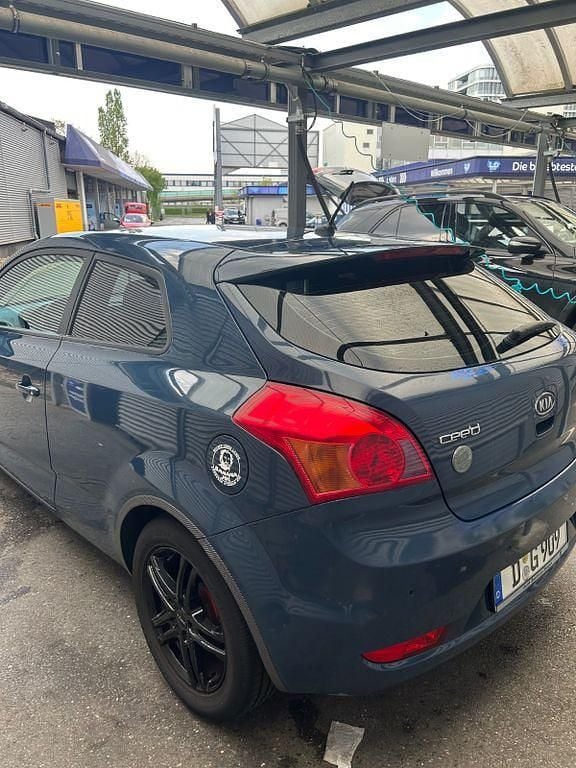 Second-hand Kia Ceed 116 CP (85 kW) 2013 Albastru Hatchback