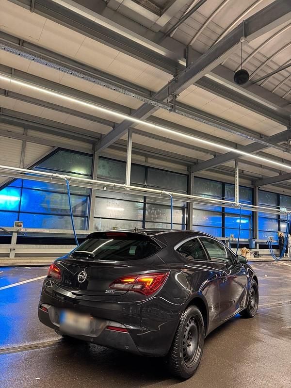 Gebraucht Opel Astra GTC Edition 120 PS (88 kW) 2012 Schwarz Coupé