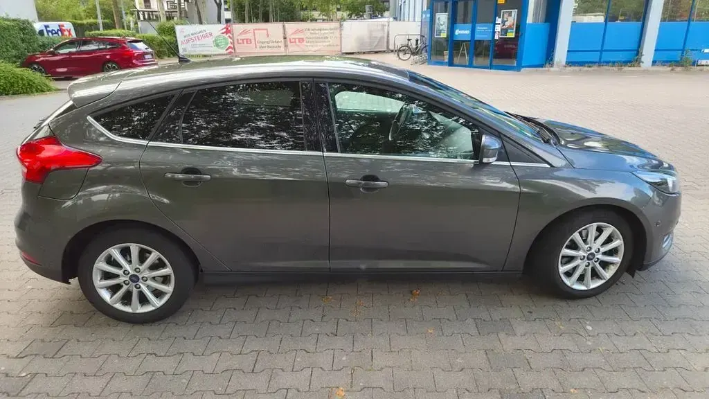 Gebraucht Ford Focus Titanium 150 PS (110 kW) 2016 Grau Limousine