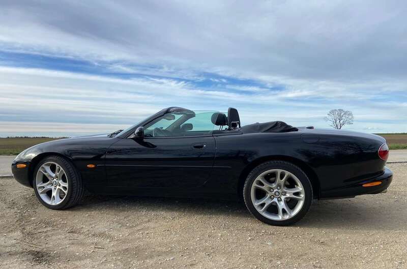 Schwarz Gebraucht 2003 Jaguar XK8 Cabrio | 25.500 € (Teuer) - Bild 1/4