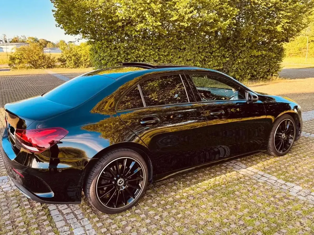 Gebraucht Mercedes A250 AMG line 224 PS (164 kW) 2019 Schwarz Limousine
