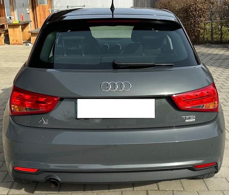 Gebraucht Audi A1 Sportback 95 PS (69 kW) 2017 Grau Kleinwagen