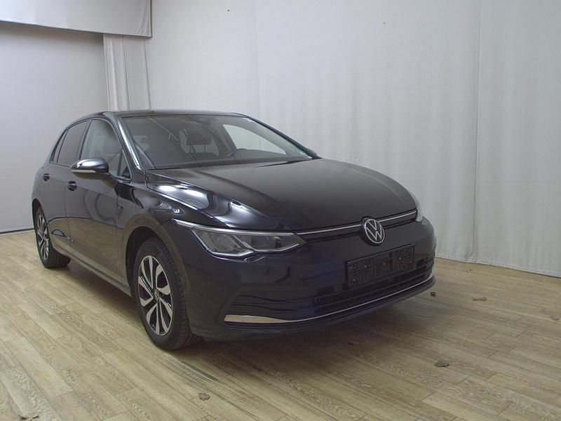 Gebraucht VW Golf VIII Active 150 PS (110 kW) 2022 Schwarz Limousine