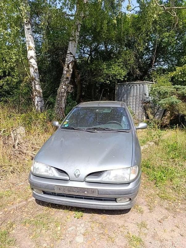 Gebraucht 1997 Renault Mégane Limousine | 550 € (Superpreis) - Bild 1/4