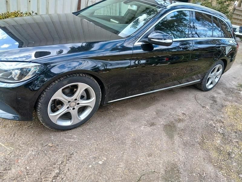 Gebraucht Mercedes C180 156 PS (114 kW) 2015 Schwarz Kombi