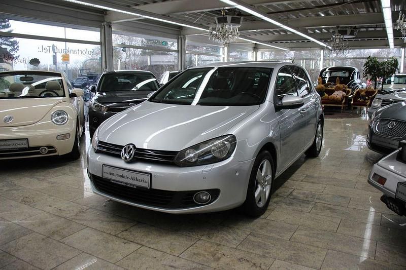 Gebraucht VW Golf VI Team 122 PS (89 kW) 2010 Silber Kleinwagen
