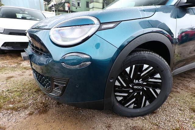 Neu Fiat 600 145 PS (106 kW) 2025 Aqua blau metallic aqua blau metallic SUV