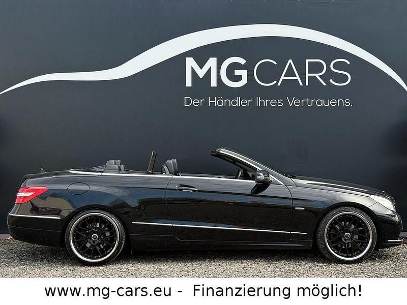 Gebraucht Mercedes E200 184 PS (135 kW) 2010 Schwarz Cabrio