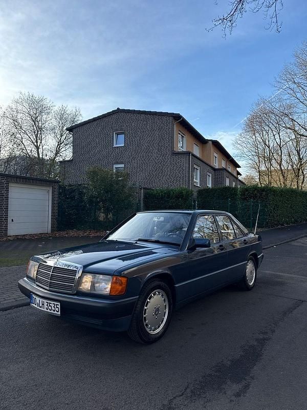 Gebraucht Mercedes 190 109 PS (80 kW) 1993 Blau Limousine