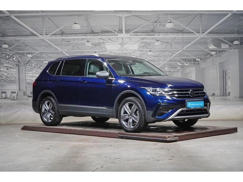 Gebraucht VW Tiguan Allspace Elegance 200 PS (147 kW) 2023 Blau SUV