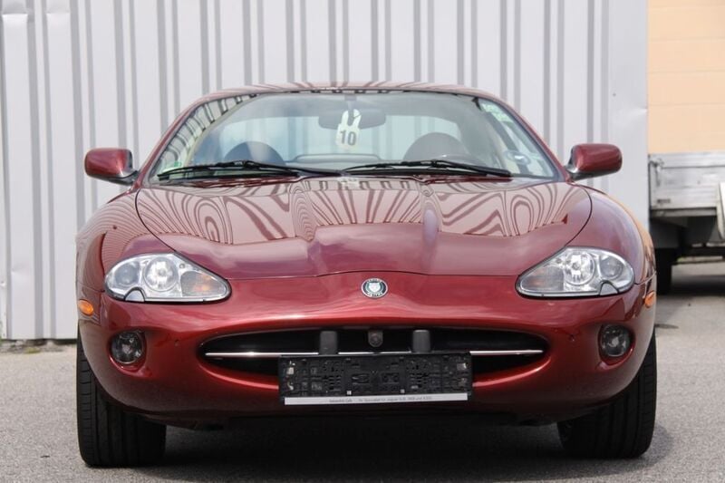 Rot Gebraucht 1997 Jaguar XK8 Coupé | 24.999 € - Bild 1/4