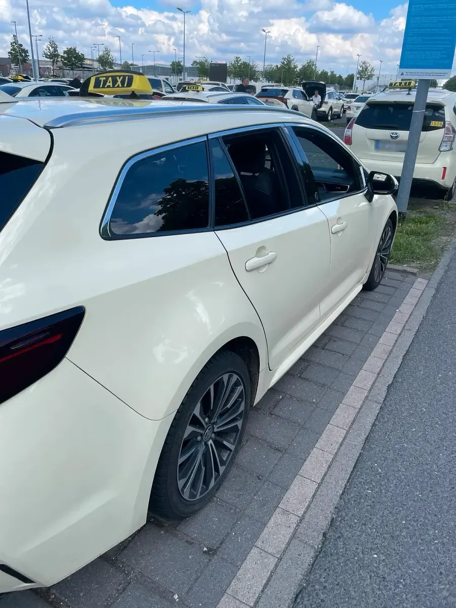Gebraucht Toyota Corolla 185 PS (136 kW) 2024 Beige Kombi