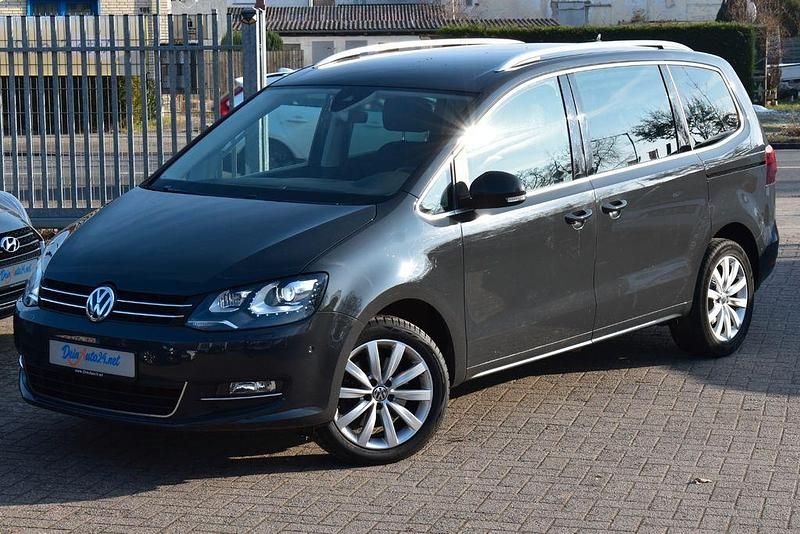 Gebraucht VW Sharan Highline 150 PS (110 kW) 2017 Grau Van / Kleinbus