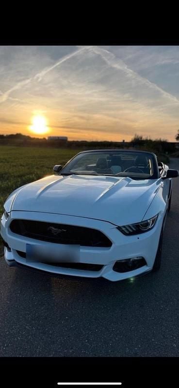 Gebraucht Ford Mustang Premium 307 PS (225 kW) 2015 Weiß Cabrio