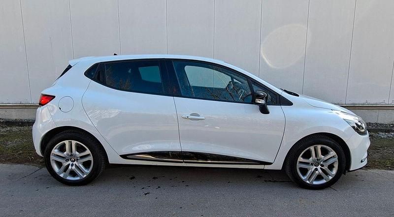 Gebraucht Renault Clio IV 76 PS (55 kW) 2019 Weiß Limousine