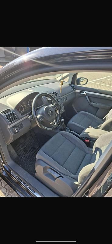 Gebraucht VW Touran 140 PS (102 kW) 2012 Schwarz Van / Kleinbus