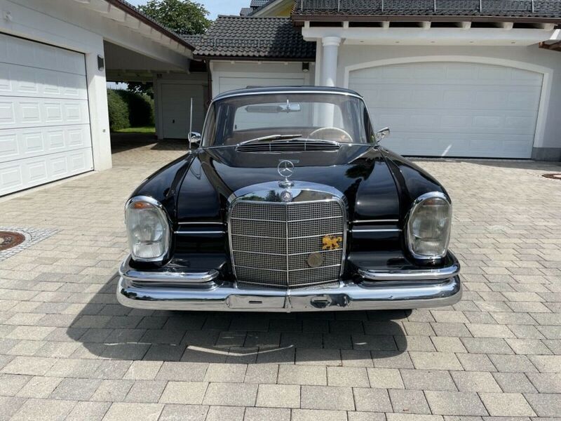 Gebraucht Mercedes 230 120 PS (88 kW) 1965 Schwarz Limousine