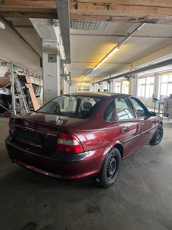 Gebraucht Opel Vectra 75 PS (55 kW) 1996 Rot Limousine