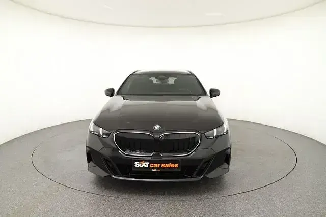 Gebraucht BMW 540 M Sport 303 PS (222 kW) 2025 Schwarz Kombi