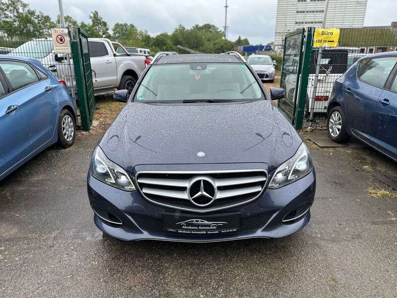 Gebraucht Mercedes E350 252 PS (185 kW) 2013 Blau Kombi