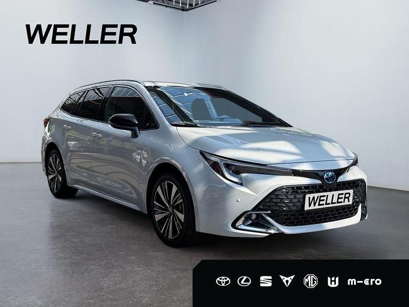 Dynamicgraysilber met. Neu 2025 Toyota Corolla Kombi | 37.990 € - Bild 1/3