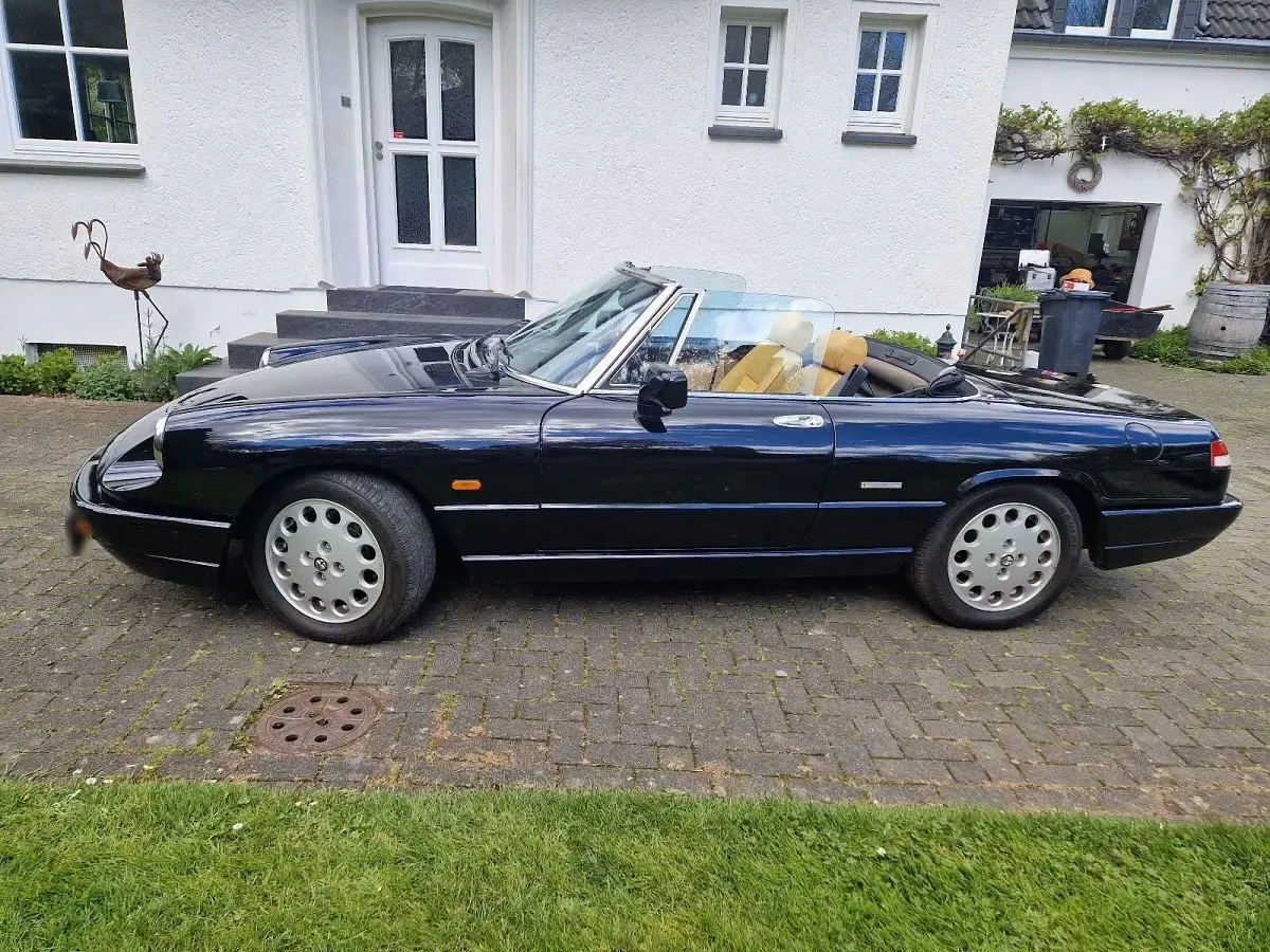 Gebraucht Alfa Romeo Spider 120 PS (88 kW) 1992 Schwarz Cabrio